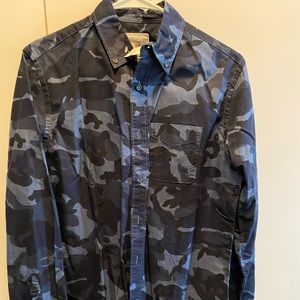 Gap camo long sleeve shirt